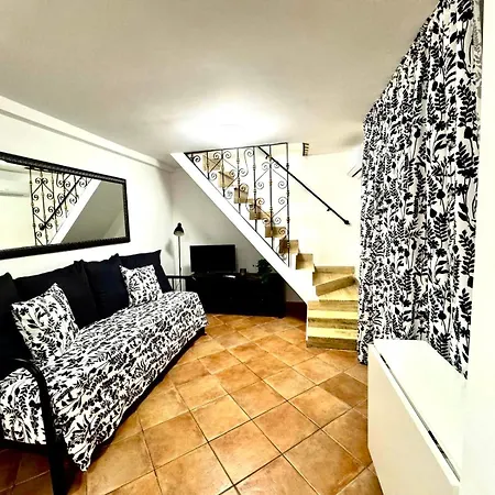 Machiavelli House Апартаменты *